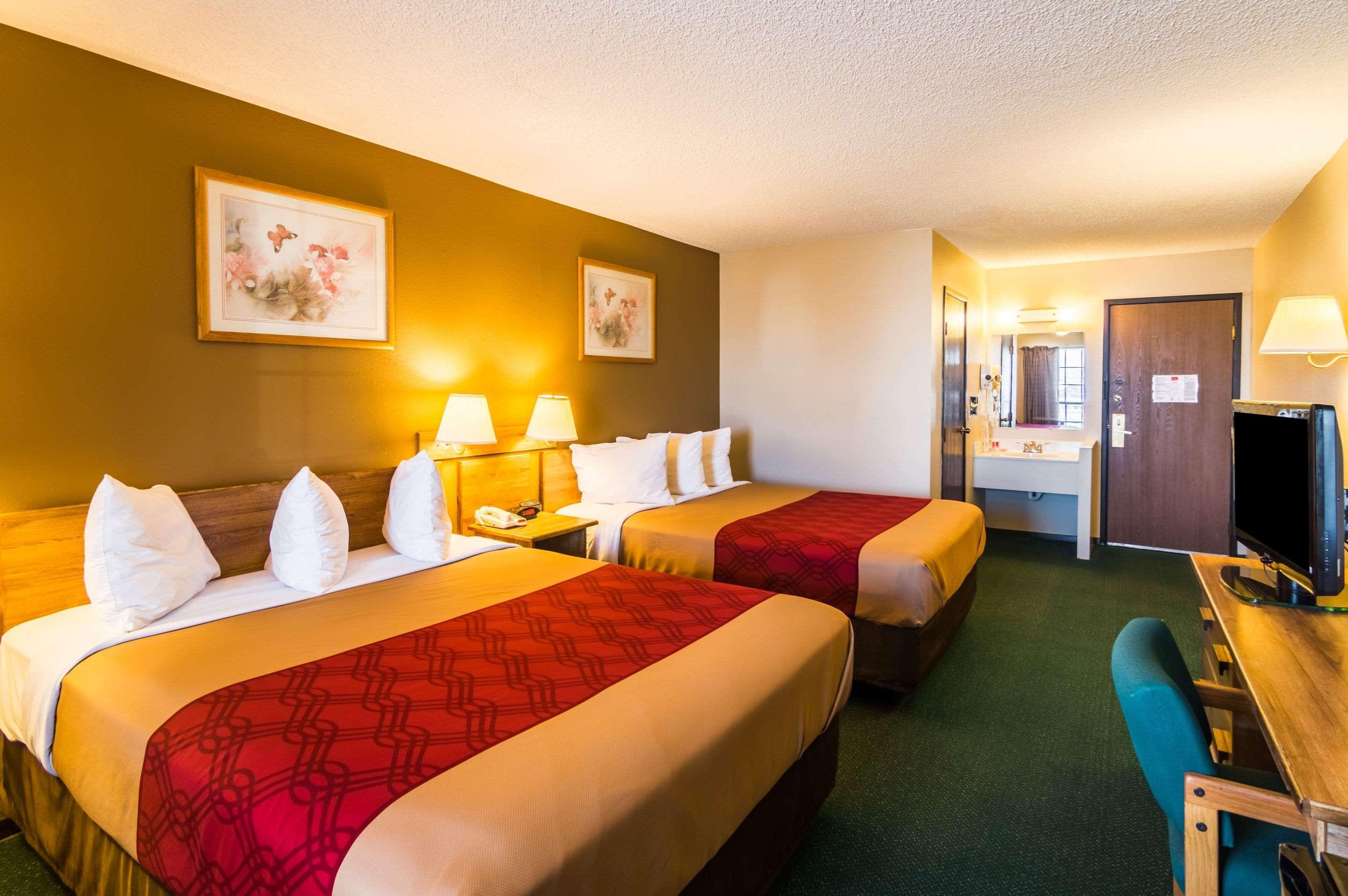 Econo Lodge Dumas Esterno foto