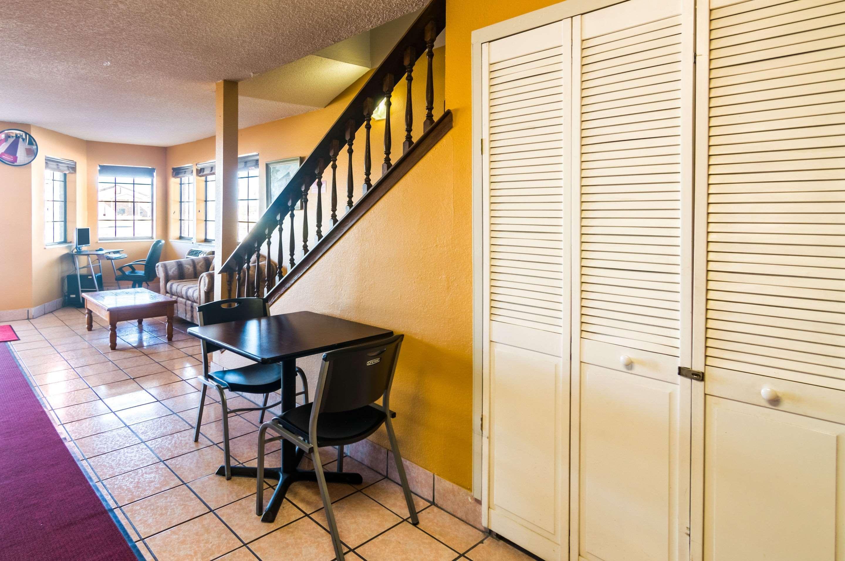 Econo Lodge Dumas Esterno foto